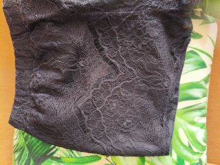 Pantalón corto negro encaje mujer.