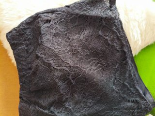Pantalón corto negro encaje mujer.