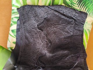 Pantalón corto negro encaje mujer.