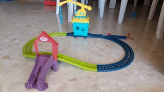 Pistas y grúa Thomas & Friends