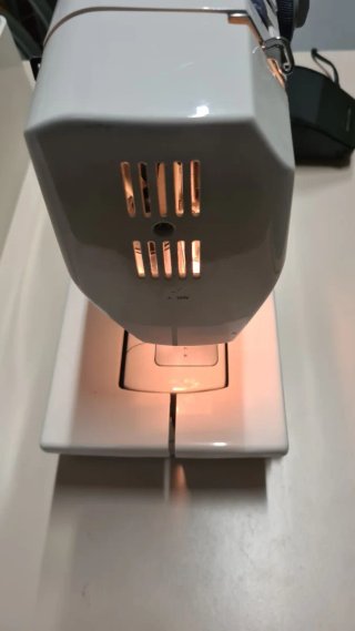 Máquina de coser Wertheim eléctrica