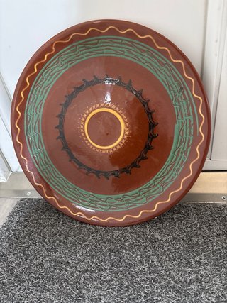 Plato de cerámica decorado