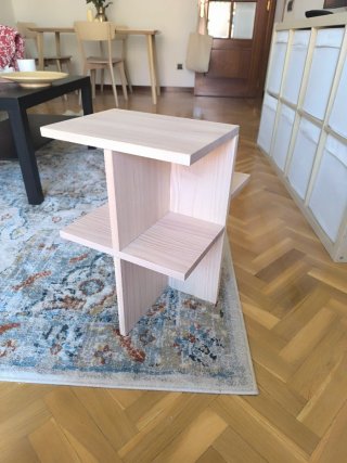 Mesa auxiliar de madera maciza