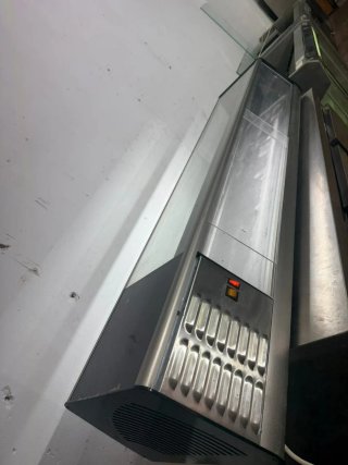 Nevera expositora vertical