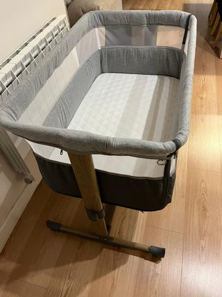 Minicuna colecho Lionelo como nueva con accesorios