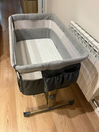Minicuna colecho Lionelo como nueva con accesorios