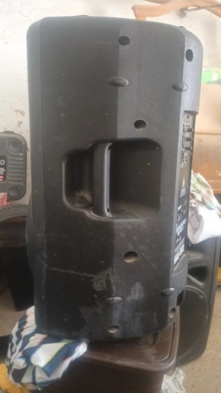Altavoz Behringer 15 Autoamplificado