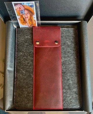 Custodia per tablet in pelle bordeaux
