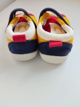 Zapatillas infantiles respetuosas
