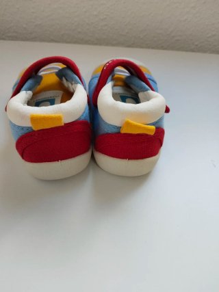Zapatillas infantiles respetuosas