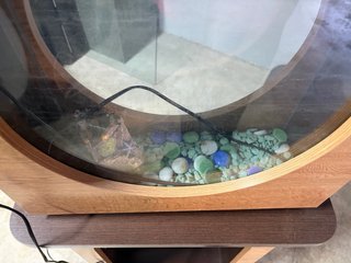 Acuario con mueble decorativo agua fría