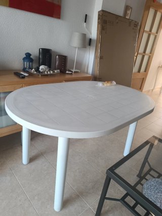 Mesa y 6 sillas jardin-terraza.