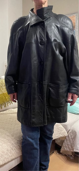 Chaquetón de piel negro