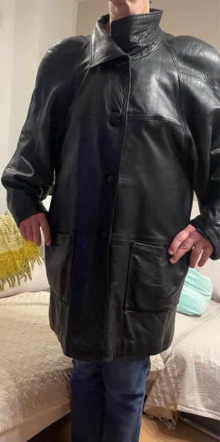 Chaquetón de piel negro