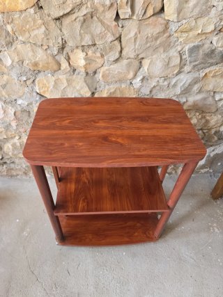 Mesita auxiliar de madera