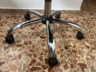 Silla de oficina ergonómica. 2 unidades