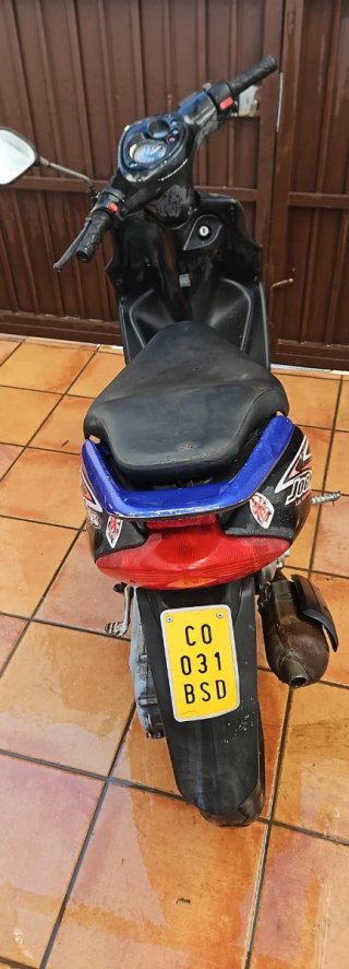 Yamaha Scooter Ciclomotor Negro/Azul