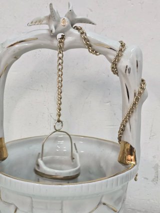 Pozo decorativo con cubo de porcelana con cadena