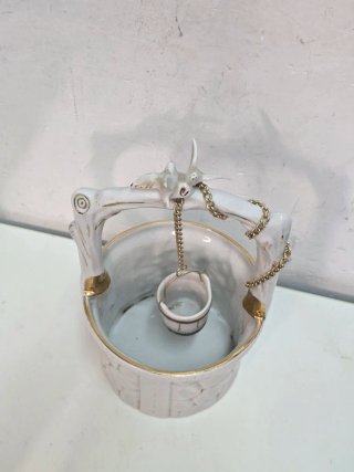 Pozo decorativo con cubo de porcelana con cadena