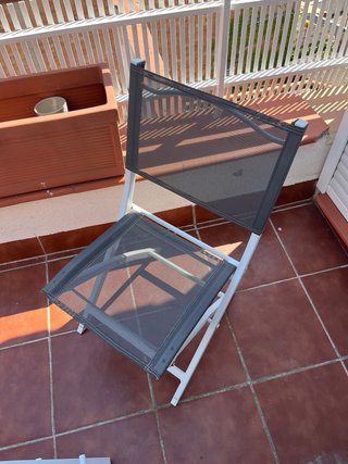 Mesa y 4 sillas exterior metal y plástico