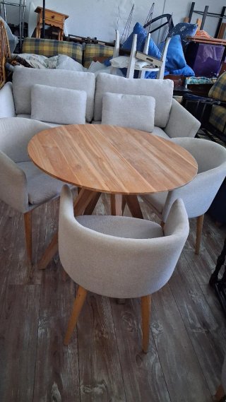 Sofá Kave Home  modelo  GILMA