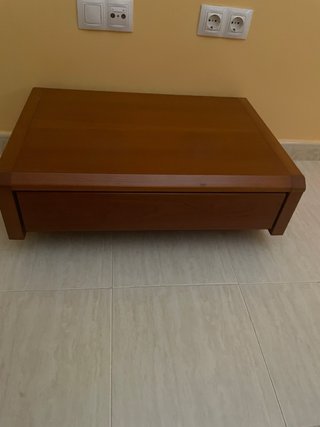 Mesita de noche de madera