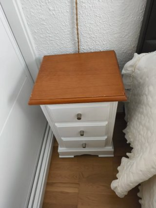 Cómoda y 2 mesitas de noche madera maciza