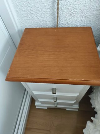 Cómoda y 2 mesitas de noche madera maciza