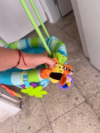 Columpio para bebé con juguetes nuevo