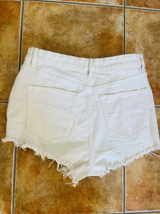 Shorts vaqueros blancos desgastados