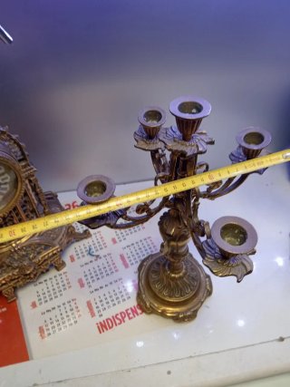 Candelabro de Bronce Estilo Clásico