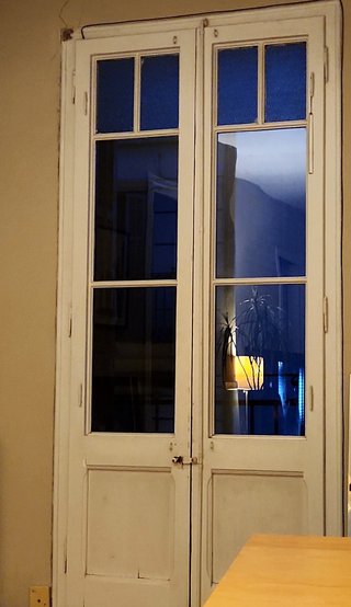 Dos ventanas balconeras antiguas madera