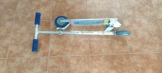 Patinete infantil plateado