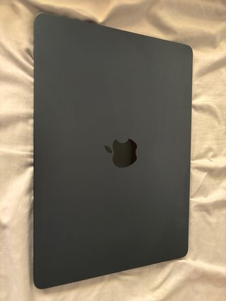 MacBook Air M2 13.6" (Medianoche)