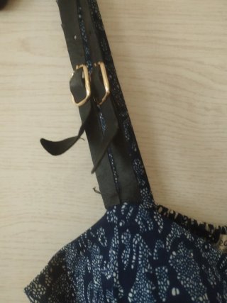 Mono largo estampado con cinturón