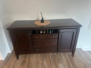 Aparador buffet de madera marrón