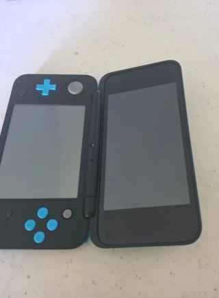 Nintendo 2DS XL + Pokémon Sol