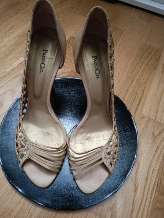 Sandalias Paco Gil Beige y Doradas