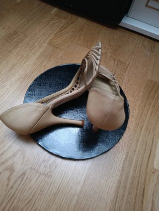 Sandalias Paco Gil Beige y Doradas
