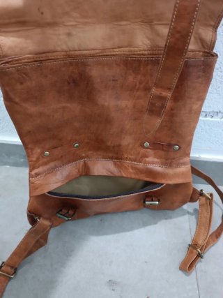 Mochila de cuero marrón