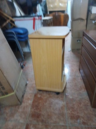 Mesa TV madera clara con cajón