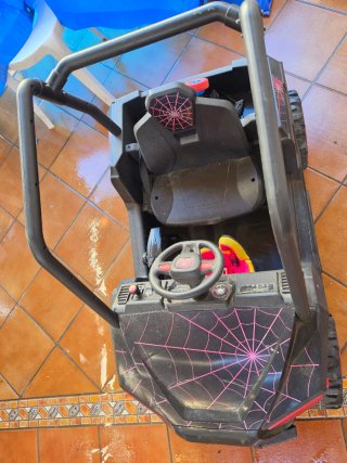 Buggy de bateria  infantil con mando, con radio