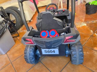 Buggy de bateria  infantil con mando, con radio