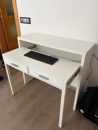 Scrivania estensibile bianca con cassetti