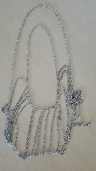 Collar de cadenas plateado