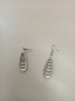 Pendientes largos plateados