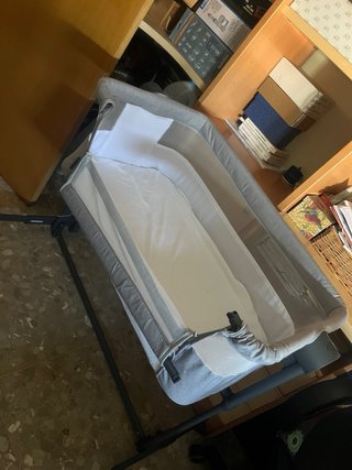 Minicuna gris como nueva
