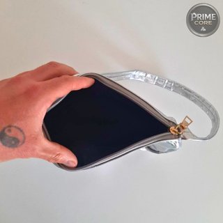 Bolso plateado efecto cocodrilo metalizado 20x15