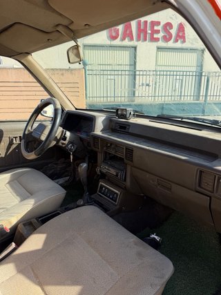 Mitsubishi L 200 grua
