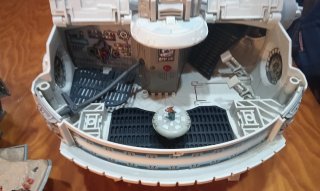 Set di giocattoli vintage Millennium Falcon e Death Star di Star Wars